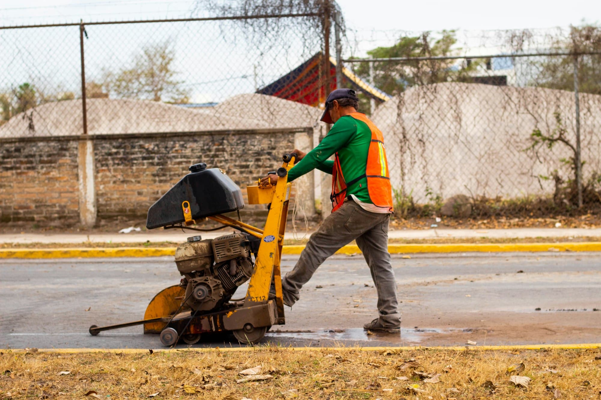 Beton Kəsən / Road Saw